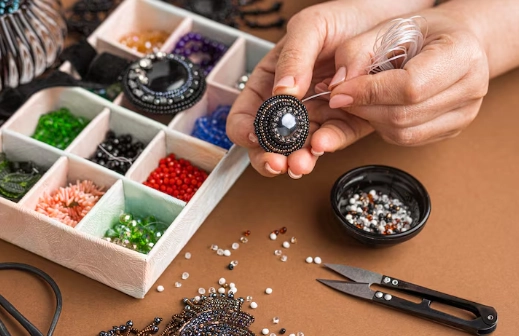 How to Choose Between Miyuki Bead Craft and Ordinary Beading Craft