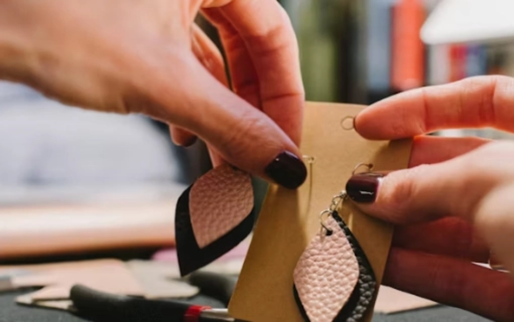 What to Look for in a Handmade Jewelry Manufacturer for Custom Collections