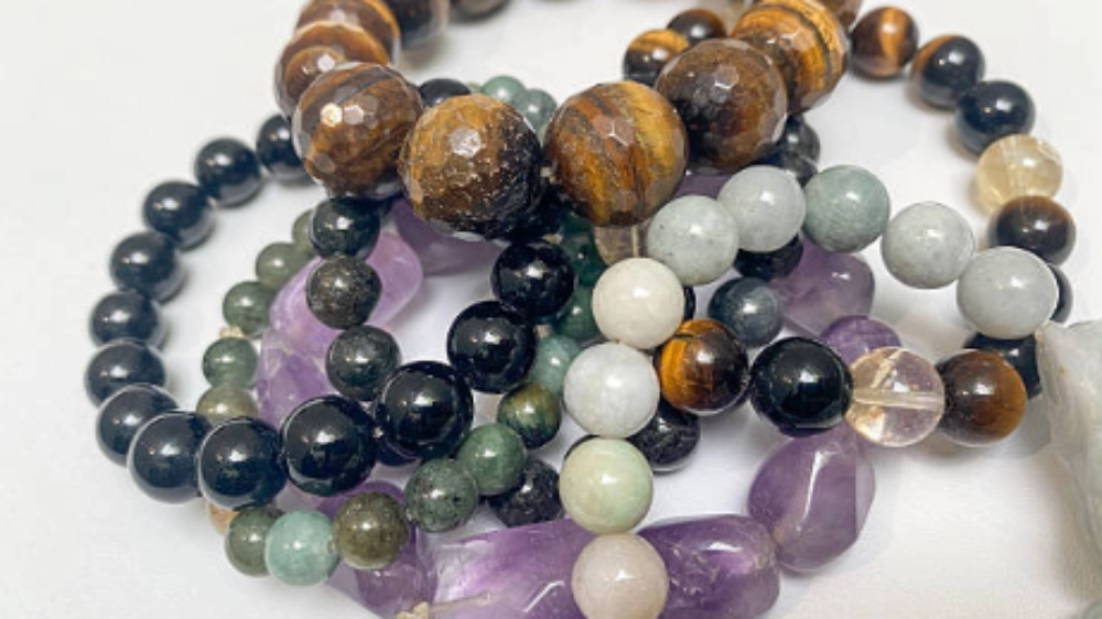 How Jewelry Buyers Test If Seed Beads Are Glass or Plastic